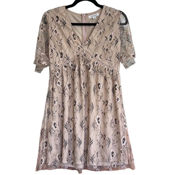Women's Francesca’s Tan Floral Lace Overlay Mini Dress M - Picture 4 of 8